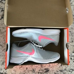 revolution 4 ladies trainers